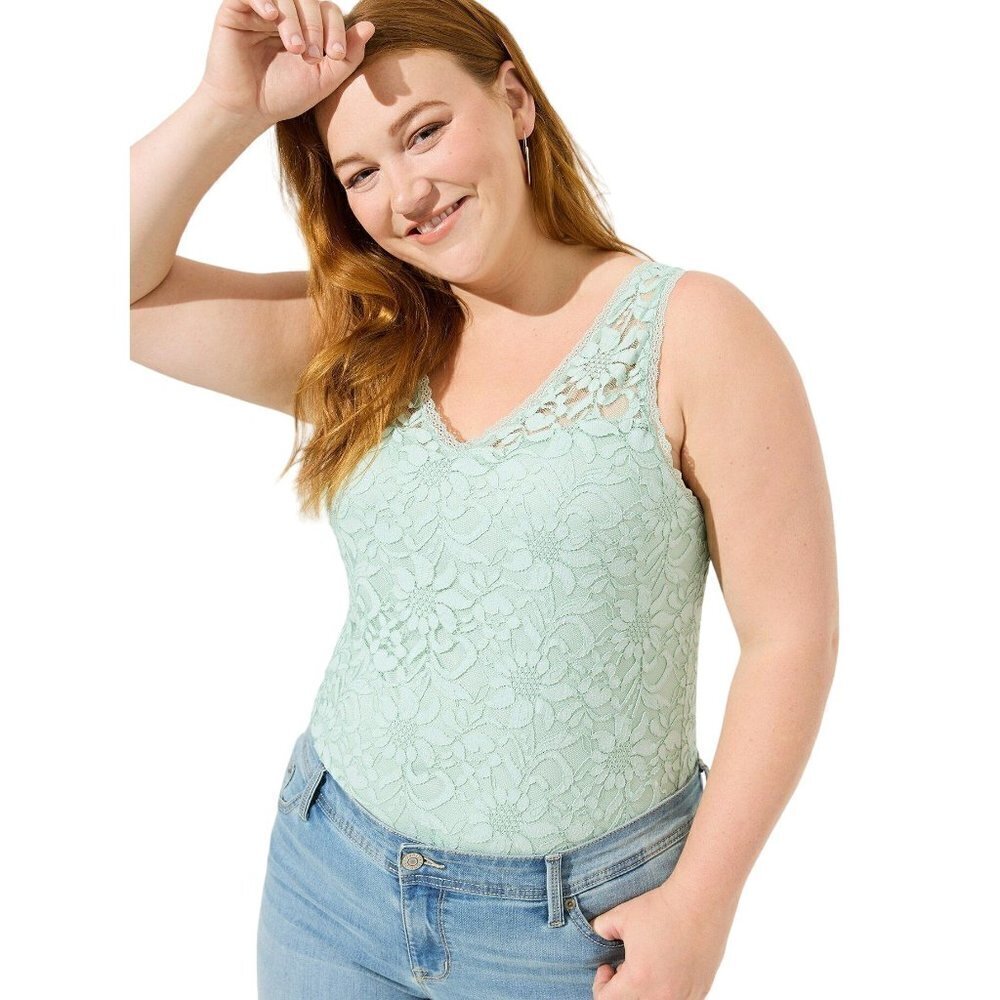 Torrid Women's Plus Size Fully Lined Stretch Lace V-Neck Tank